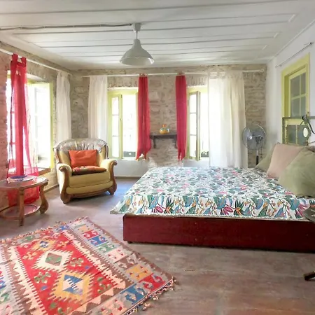 Stone Greek House - Center- Muestakil Ev 別荘