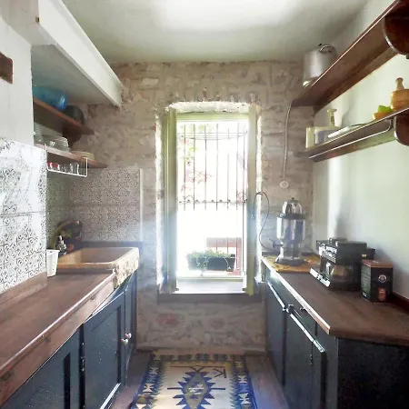 Stone Greek House - Center- Muestakil Ev 別荘 *